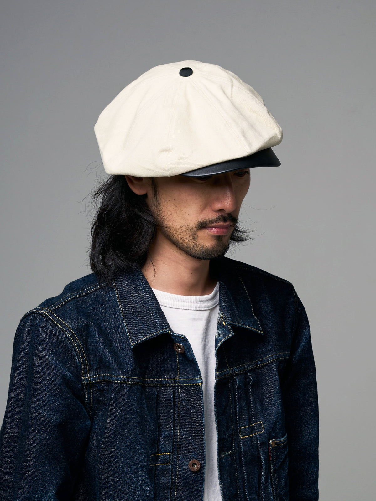 PU LEATHER & TWILL LONG BILL CASQUETTE