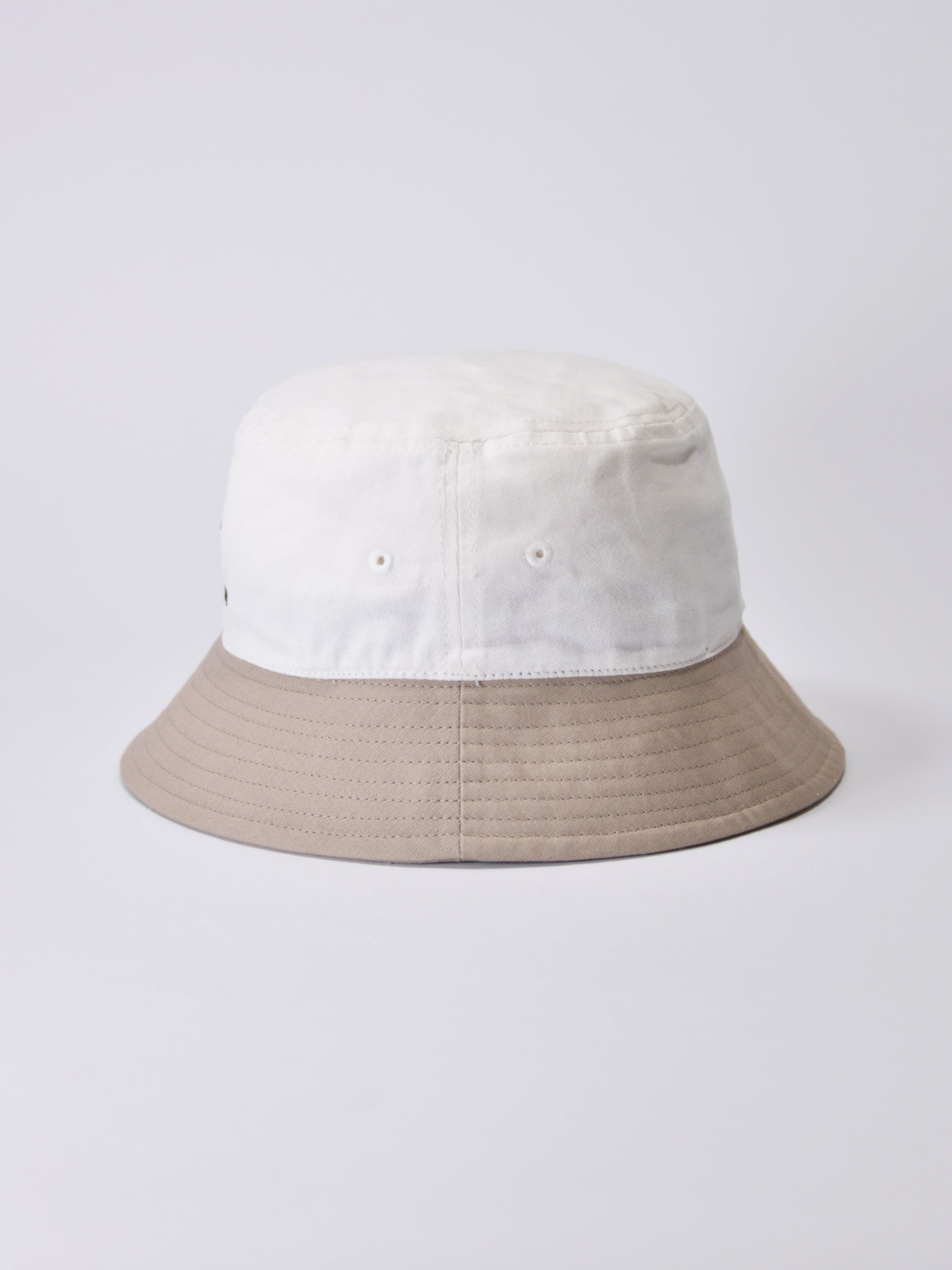 SOCIAL BUCKET HAT